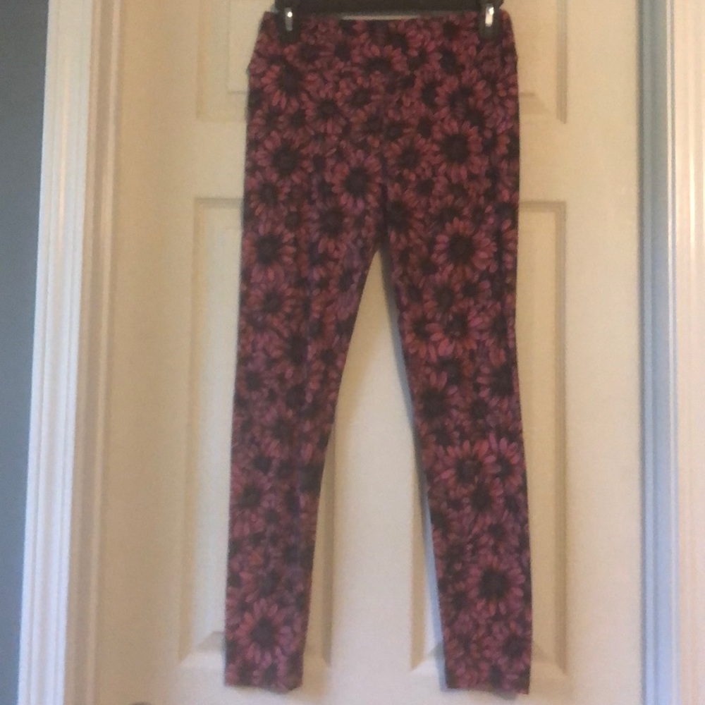 Lula Roe One Size Leggings